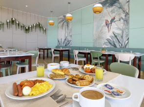 Auramar Beach Resort