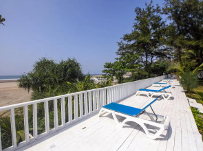 Foxoso La Beach Resort & Spa