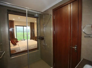 Liberty Hall Tam Coc Hotel & Villa