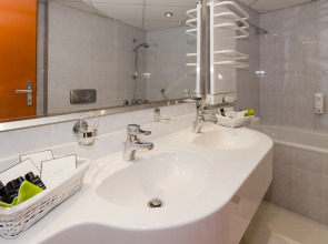 Cosmopolitan Bobycentrum