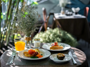 Asian Ruby Center Point Hotel