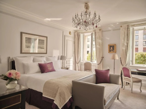 Отель Plaza Athenee