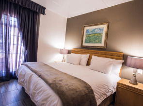 Airport Inn and Suites