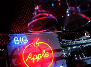 Big Apple Hotel & Bar