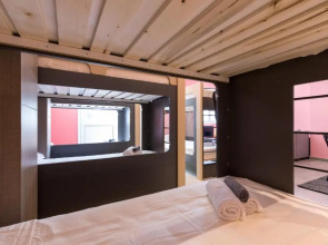 Local Hostel & Suites