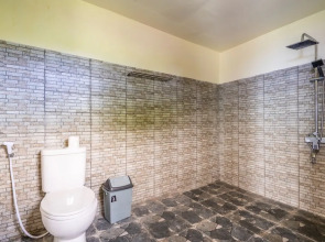 Pini Sentana Village