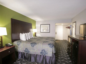 Rodeway Inn and Suites Austin