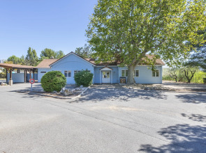 Campanile NATURE - Marseille Saint-Antoine