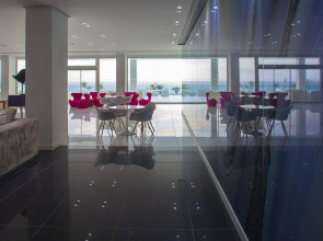 King Evelthon Beach Hotel & Resort