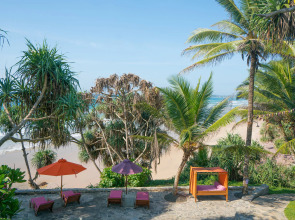 UTMT Underneath the Mango Tree Beach & Spa