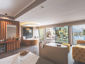 Orka Cove Hotel Penthouse & Suites - Adults Only