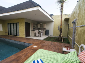 Flamingo Dewata Suite