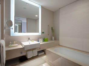 Junluxe Hotel Guangzhou Science City-Free Shuttle Bus Service to Guangzhou Canton Fair