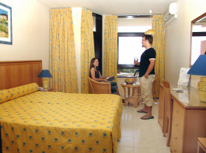 Auramar Beach Resort