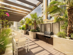 LUX Contemporary Suite View 7