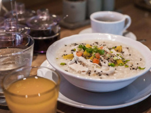 De Botan Srinakarin Hotel & Residence