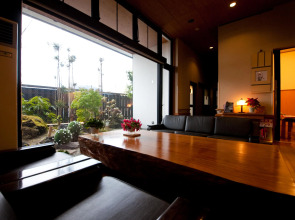 Yufuin Yawaraginosato Yadoya