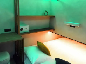 The Hyve Capsule hostel Amsterdam