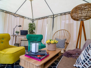 The White House Hotel at Dizengoff Square