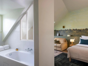 Le Petit Oberkampf Hotel & Spa