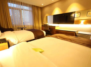 The Central Plaza Hotel