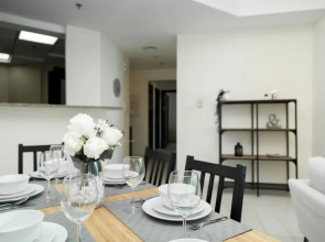 HiGuests - The Marina Torch