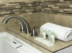 Nite Inn - Walking Distance to Universal Studios Hollywood