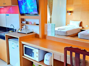 Green Harbor Hotel & Service Apartment