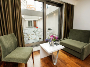 Nish Istanbul Suites & Hotel