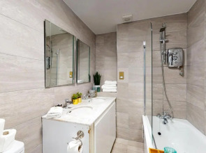 Park Lane Apartments - Clarges St