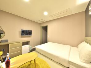 WITH U Hotel & Guesthouse