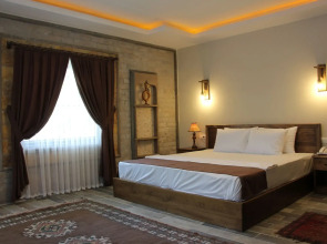 El Nazar Stone Suite