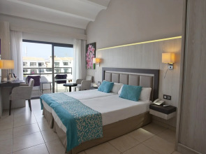 FERGUS Style Bahamas