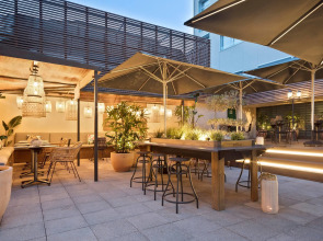 Отель INNSiDE by Melia Barcelona Apolo