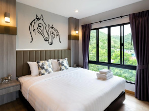 Horsehill Hotel Sriracha