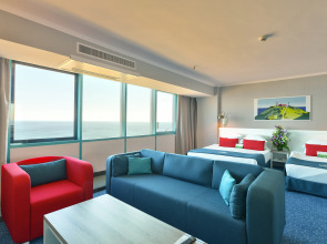 INTERNATIONAL Hotel Casino & Tower Suites