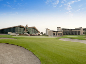 VOGO Abu Dhabi Golf Resort & Spa