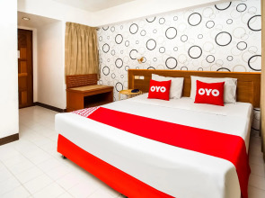 OYO 320 Regent 2002 Guest House