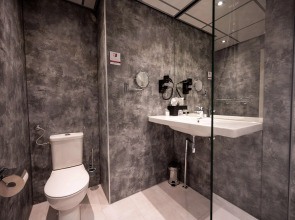 Flonk Hotel Groningen Zuid, BW Signature Collection