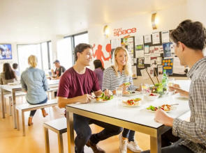 Space Hotel - Hostel