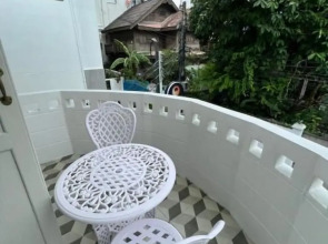 RQ THEVA Heritique Baan Praya Dinsor Road