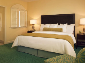 Harborside Resort & Vacation Rentals at Atlantis