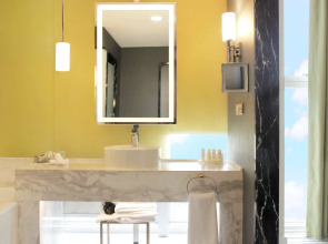 Radisson Blu Hotel Батуми