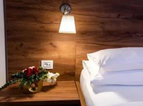 Garni Hotel Royal Crown