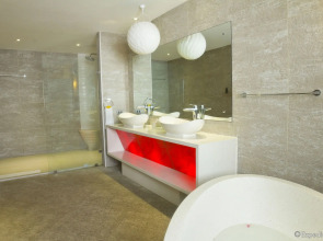 Lingganay Boracay Hotel Resort