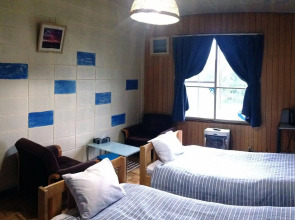 Koshimizu Hana Kotori Youth Hostel