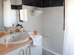 Adonis Carcassonne Résidence la Barbacane