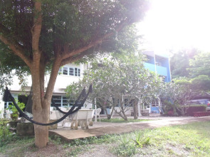 Albatross Guesthouse @ Thungwualaen Beach