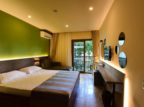 Schlosshotel Berlin By Patrick Hellmann