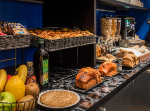 Archetype Etoile Hotel